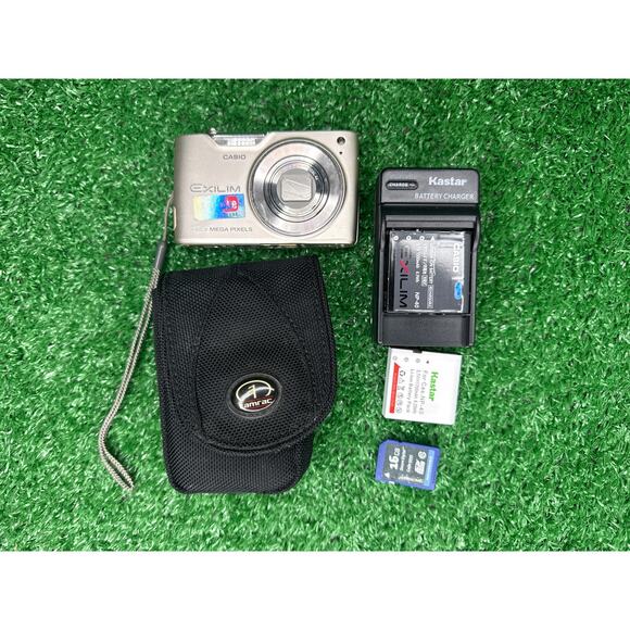 CASIO Exilim EX-Z450 12.1 MP Digital Compact Camera 14 gb SD Card With Charger